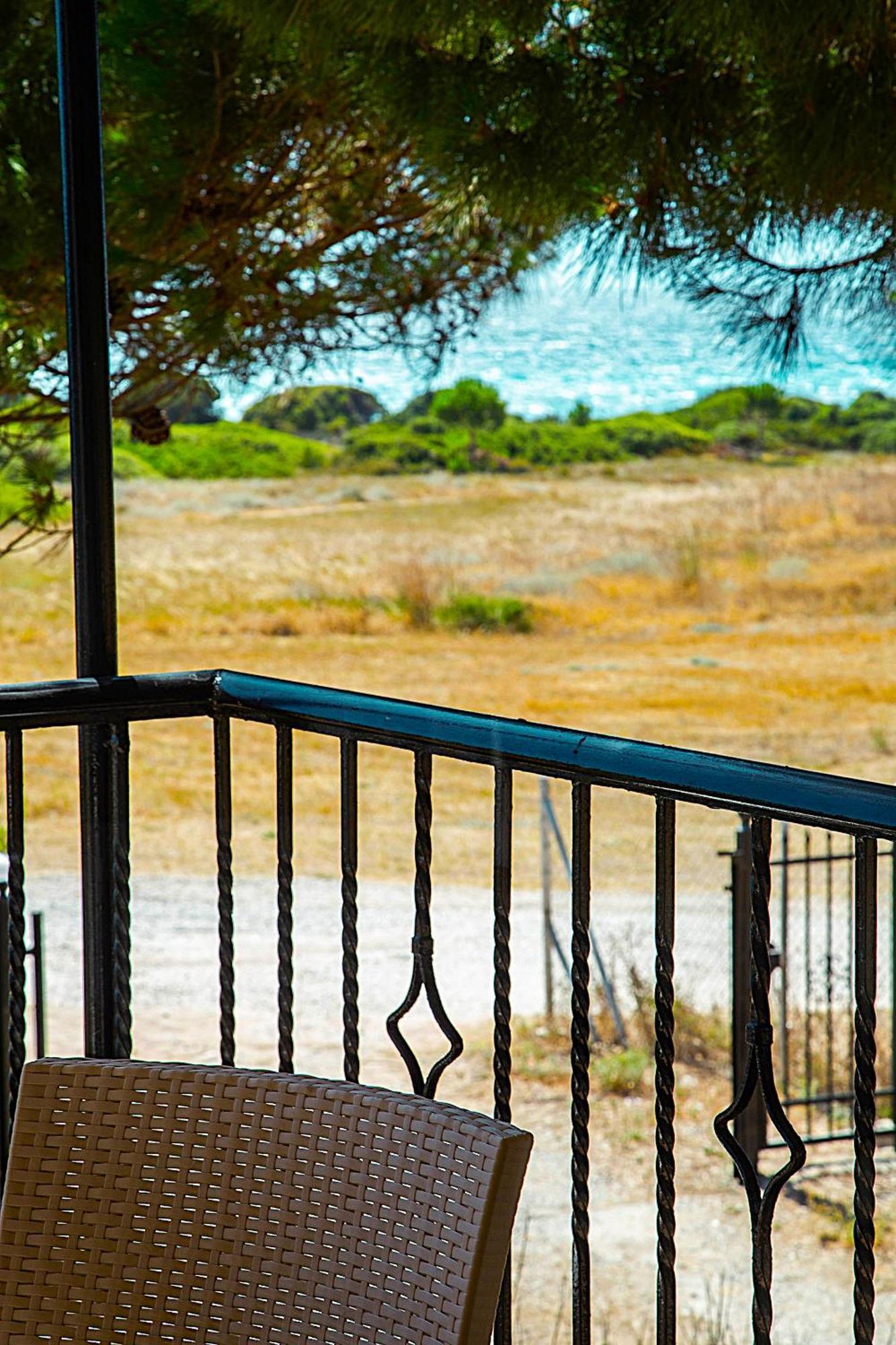 Romanos Beach Villas Eksteriør billede