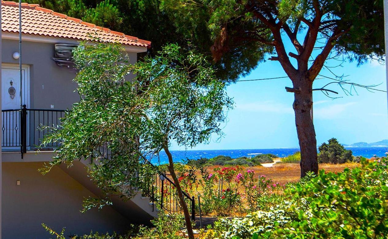 Romanos Beach Villas Eksteriør billede