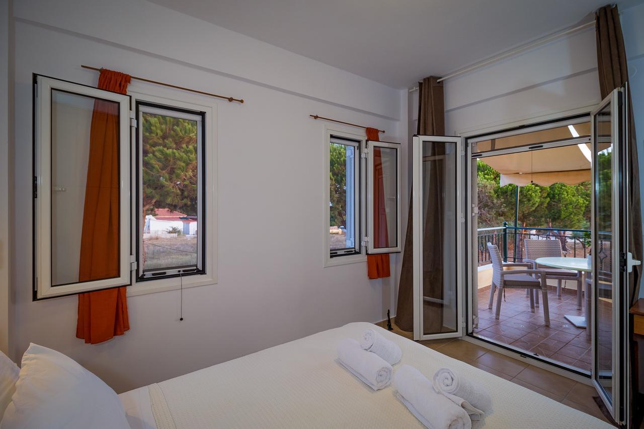 Romanos Beach Villas Eksteriør billede