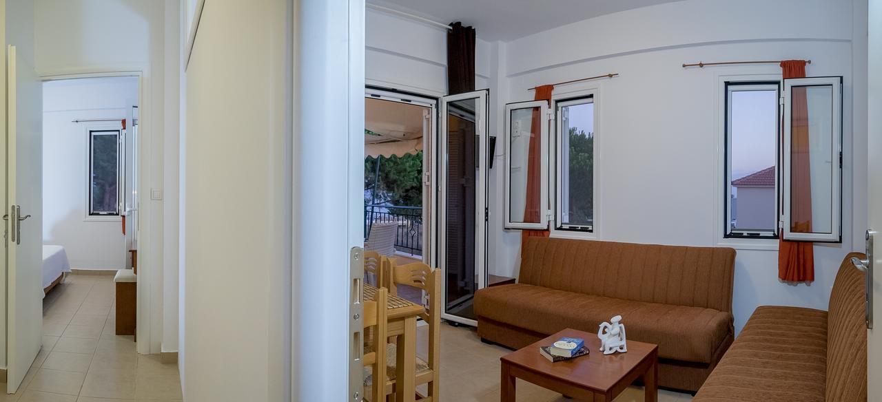 Romanos Beach Villas Eksteriør billede