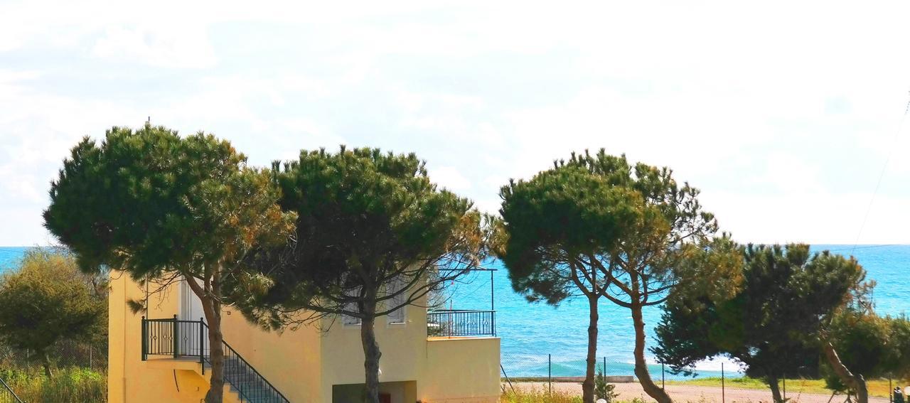 Romanos Beach Villas Eksteriør billede